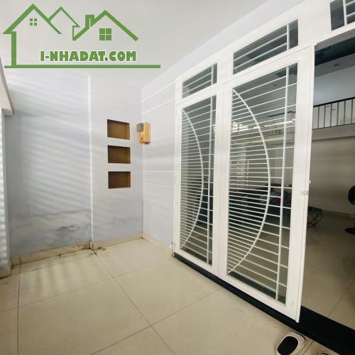 Bán Nhà 2 Tầng 50 m2 đất tại Đs 2, Phường Trường Thọ, Thủ Đức _ Chỉ có 2 Tỏi_ Đừng Mua Nếu - 1