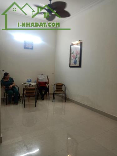 Bán nhà võ thị sáu trần khái chân 30m2 3,5 tầng giá 4t - 1