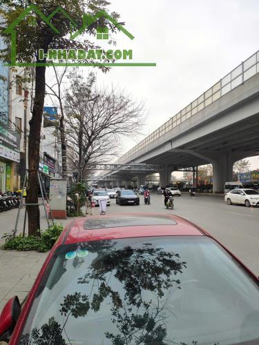 Bán đất mặt đường Phạm Văn Đồng, vỉa hè rộng, kinh doanh tốt 115m2