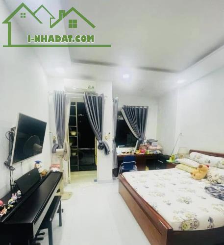 Nhà 3 tầng, hẻm xe hơi 618 Âu Cơ, 38m2 x 4.2m chỉ 3.53 tỷ - 1