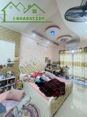 Nhà 3 tầng, hẻm xe hơi 618 Âu Cơ, 38m2 x 4.2m chỉ 3.53 tỷ