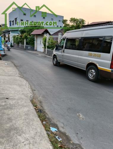 Bán nhà mặt tiền đường - Kinh Doanh Sầm Uất - Phường Linh Đông