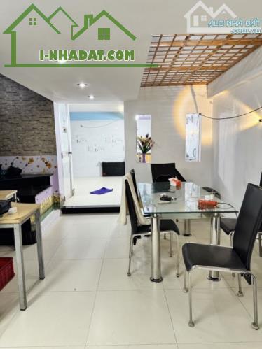 Bán nhà CHDV XVNT thông Bạch Đằng, p24 Bình Thạnh, 5 tầng BTCT 70M2, 7tỷ4 TL