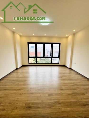 Nhà Phố Ngọc Thụy - 5 Tầng Gần Công Viên - Thoáng Trước Mát Sau -  Gía Hơn Sáu Tỷ - 1