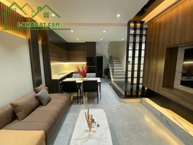 BÁN NHÀ ĐẸP LÔ GÓC – VẠN PHÚC, HÀ ĐÔNG ✨  🏡 Diện tích: 42m², 5 tầng, mặt tiền 4.5m thoáng