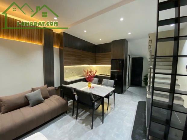 BÁN NHÀ ĐẸP LÔ GÓC – VẠN PHÚC, HÀ ĐÔNG ✨  🏡 Diện tích: 42m², 5 tầng, mặt tiền 4.5m thoáng - 3