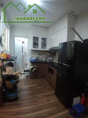 Bán gấp căn hộ tập thể Thành Công, Ba Đình, DT 58m2, 2 ngủ đẹp, gần mặt phố - 2