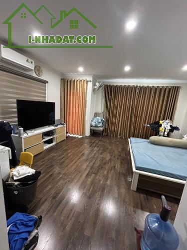 LÔ GÓC - 2 THOÁNG - ÔTÔ 7 CHỖ - KINH DOANH -  NHÀ SÁT PHỐ - 7 TẦNG THANG MÁY - LÀM VĂN PHÒ
