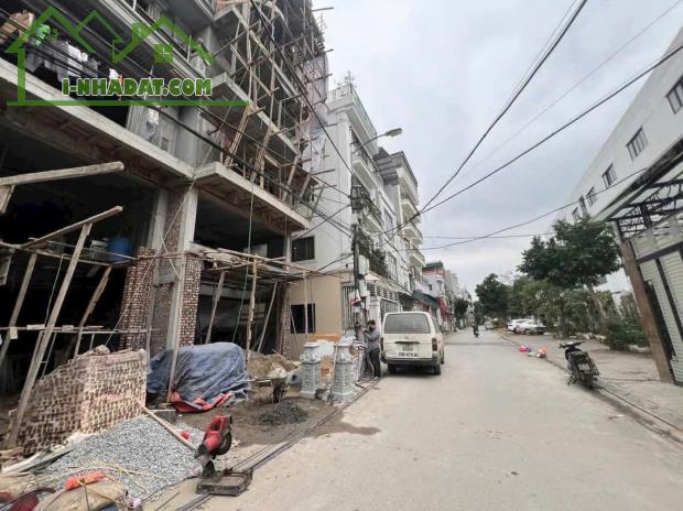 Bán Nhà Thạch Bàn 80m x 7T Thang Máy, ÔTô Tránh Vỉa Hè, Cạnh Công viên - 1