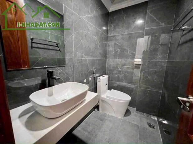 Bán nhà dân xây độc lập Di Trạch - Hoài Đức, diện tích 40m, 50m ra đường ô tô, giá 5.09 tỷ - 5