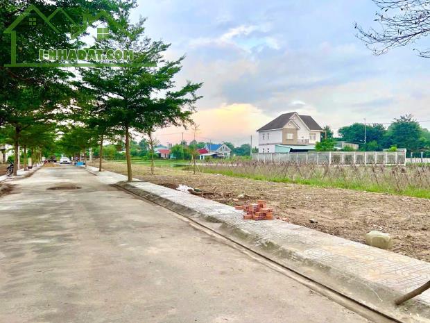 Bán lô đất đẹp view công viên KDC tân phú trung 100m2 full thổ cư giá chỉ 880tr tt 40%