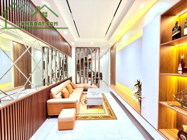 hiếm,nhà p.lô học viện nguyễn ái quốc,đống đa,30m2,ô tô,3 ngủ ở luôn hơn 7 đồng