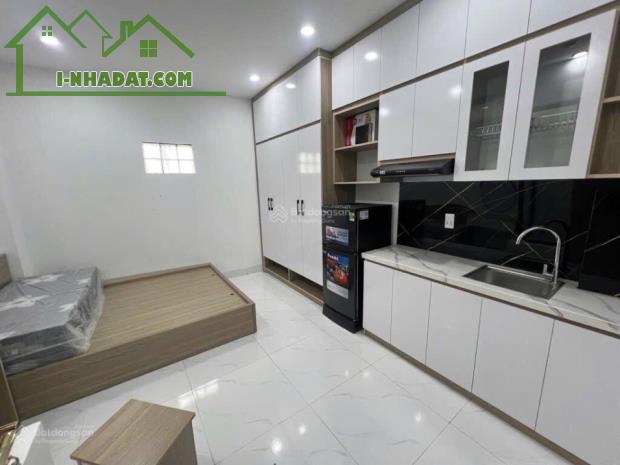 Toà căn hộ dịch vụ - phố Trần Cung - 6 tầng thang máy xịn - dòng tiền 50tr/tháng - ngõ - 2