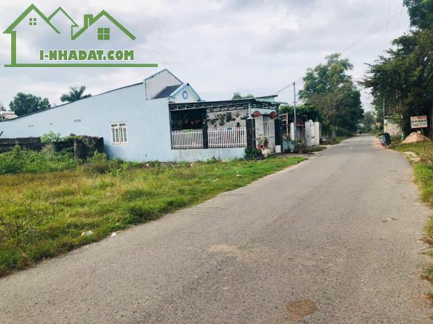 KẸT TIỀN BÁN GẤP LÔ ĐẤT 20X50=1000M2 THỔ CƯ ODT SÁT CHỢ TRƯỜNG HỌC DÂN ĐÔNG GIÁ 490 TR