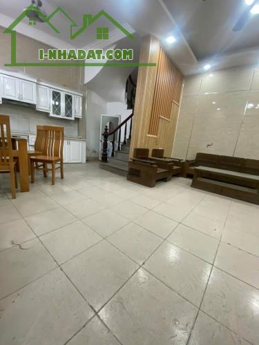 Cần bán nhà riêng, dân xây Phố Trương Định quận Hoàng Mai 40m x 4T giá 5.8 tỷ