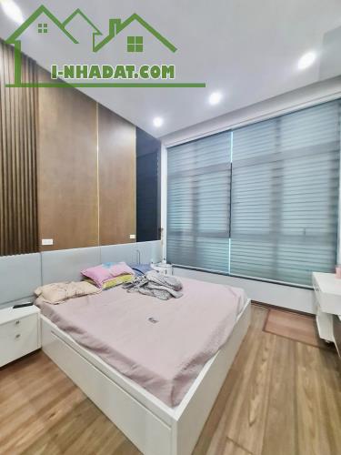 Phân lô Nguyên Hồng, 1 nhà ra phố, vỉa hè ô tô tránh, 51m 5 tầng, Giá 21.5 tỷ. 0796193699