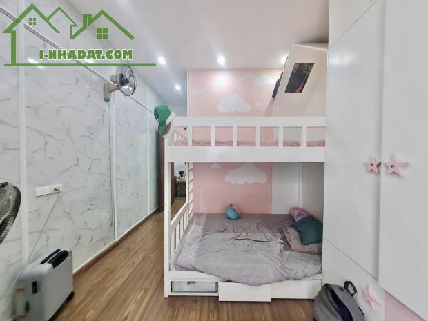 Phân lô Nguyên Hồng, 1 nhà ra phố, vỉa hè ô tô tránh, 51m 5 tầng, Giá 21.5 tỷ. 0796193699 - 3