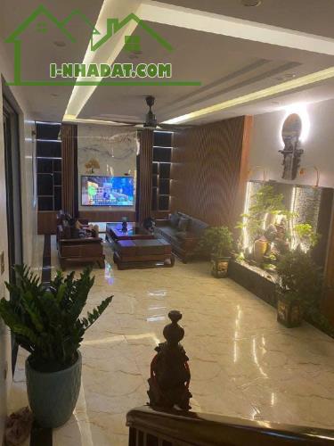 nhà đep - nguyễn thời  chung -  40m x5 tầng - vài bước chân ra ô tô tránh