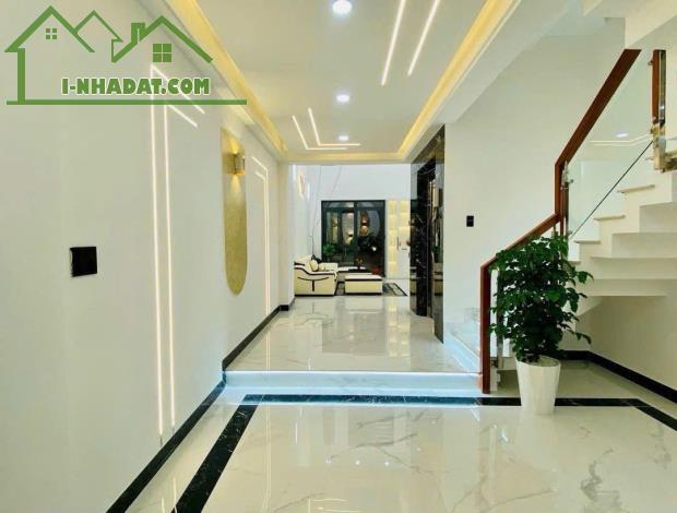 Đi nước ngoài định cư bán gấp nhà ở đường Đặng Văn Bi, phường Bình Thọ, Thủ Đức, giá 3 tỷ - 2