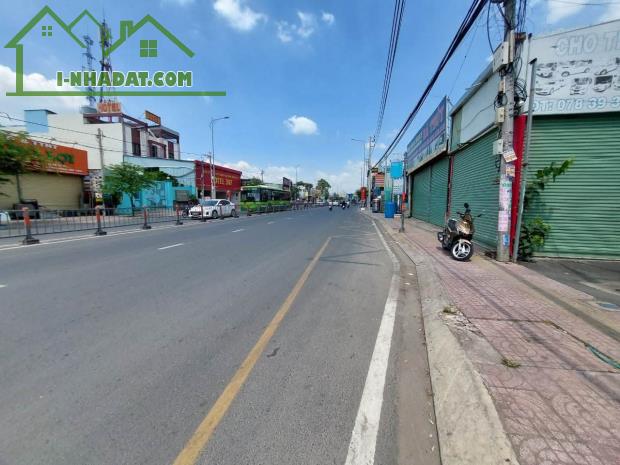 Bán nhà mặt phố tại Tô Ký, Thới Tam Thôn, Hóc Môn, giá tốt chỉ 25 tỷ, 300m2, ngang hiếm 9m - 3