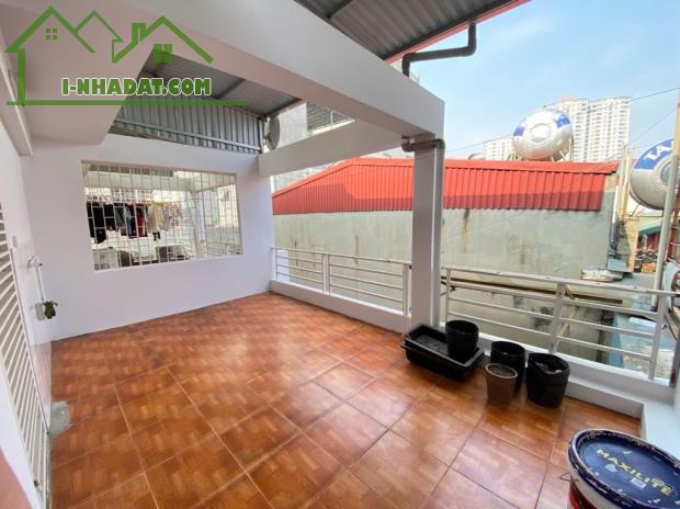CHỦ SỐT ! HẠ CHÀO 300TR NHÀ CẦU GIẤY, FULL NỘI THẤT, Ở NGAY - 6 TỶ HƠN - 1