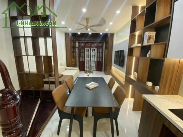 NHÀ ĐẸP TRẦN PHÚ - NỘI THẤT XỊN - FULL CÔNG NĂNG.