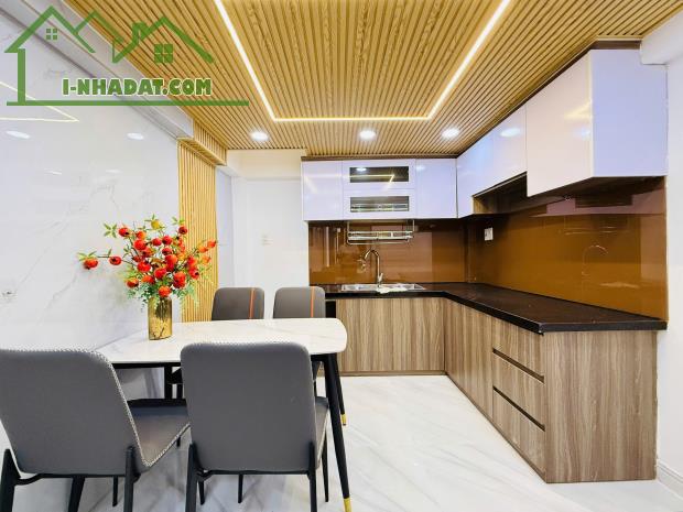 BÁN NHÀ TUYỆT ĐẸP 3 Phòng Ngủ HẺM MỘT TRỤC PHẠM VĂN BẠCH, P15, TÂN BÌNH. GIÁP SÂN BAY - 4