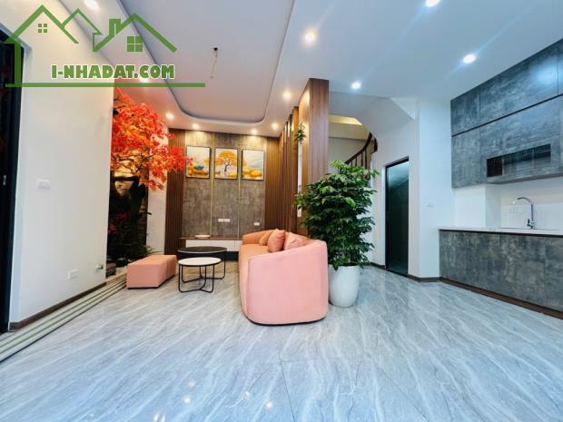 QUÁ ĐẸP - NHÀ MỚI Ở NGAY - 3 PHÚT SANG PHỐ - BÁN NHÀ NGỌC THỤY - 34MX 5TẦNG - CHỈ 5.4 TỶ
