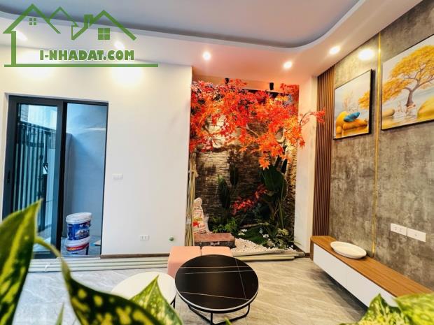 QUÁ ĐẸP - NHÀ MỚI Ở NGAY - 3 PHÚT SANG PHỐ - BÁN NHÀ NGỌC THỤY - 34MX 5TẦNG - CHỈ 5.4 TỶ - 2