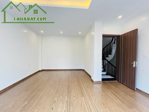 QUÁ ĐẸP - NHÀ MỚI Ở NGAY - 3 PHÚT SANG PHỐ - BÁN NHÀ NGỌC THỤY - 34MX 5TẦNG - CHỈ 5.4 TỶ - 4