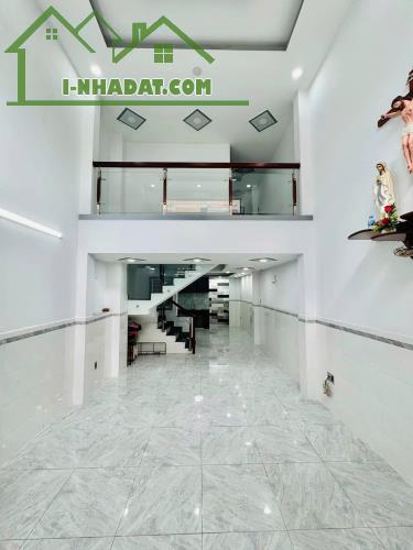Bán nhà Nguyễn Thái Bình P4 Tân Bình 46m2, HXH, 3 tầng, giá chỉ 5,1 tỷ TL