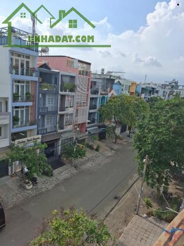 Bán gấp nhà đẹp ở ngay khu VIP MT nội bộ Phạm Hùng, XH ngủ nhà, 82m2, SHR, chỉ 14 tỷ.