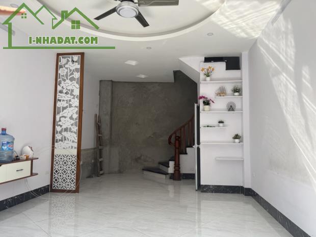 HIẾM- THOÁNG - Ô TÔ ĐỖ CỬA -FULL NỘI THẤT - 30m*5 -Ở SƯỚNG- bán NHÀ PHÚC LỢI LONG BIÊN - 1