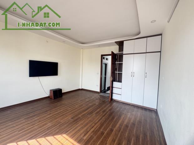 HIẾM- THOÁNG - Ô TÔ ĐỖ CỬA -FULL NỘI THẤT - 30m*5 -Ở SƯỚNG- bán NHÀ PHÚC LỢI LONG BIÊN - 3