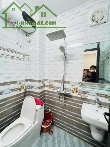 CẦN BÁN GẤP NHÀ ĐẠI LA - 30M RA PHỐ - BA GÁC ĐỖ CỬA - GIÁ 7.5 TỶ - SĐCC