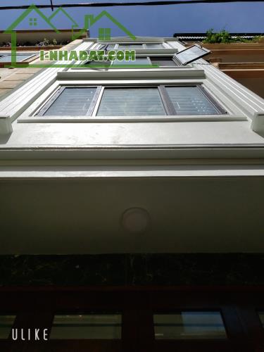 Bán nhà Vạn Phúc 30/33m2 5 tầng sân riêng 20m,ô tô đỗ 10m ,giá 6,3 tỷ có thương lượng .