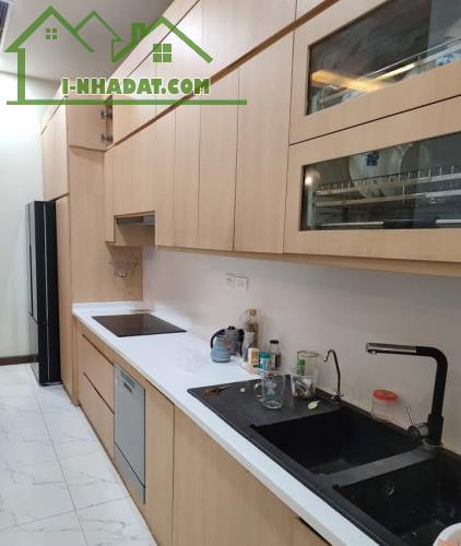 Bán nhà SIÊU HIẾM phố Lưu Hữu Phước, Nam Từ Liêm, Dt 100m2, 5 tầng, mt 7.5m. - 1