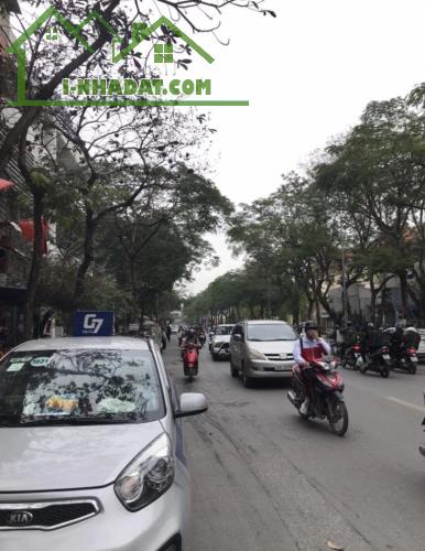 Siêu tòa CCMN cổng trường Đại học Y Hà Nội 86m2*7T MT6m thang máy 23p 2 thoáng 1.7 tỷ/năm