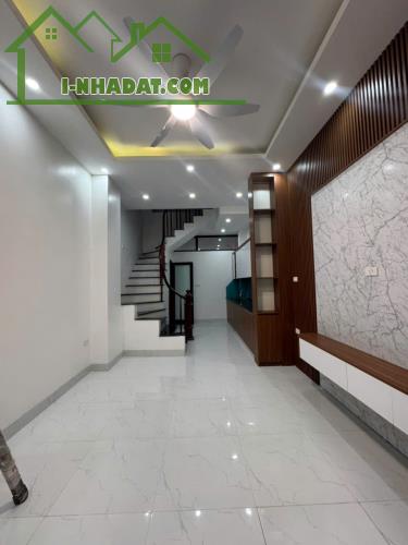 Bán nhà Vạn Phúc, gần Galaxy Vạn Phúc, DT 47m2 5 tầng, giá chỉ 6.3 tỷ LH 0942.193.386