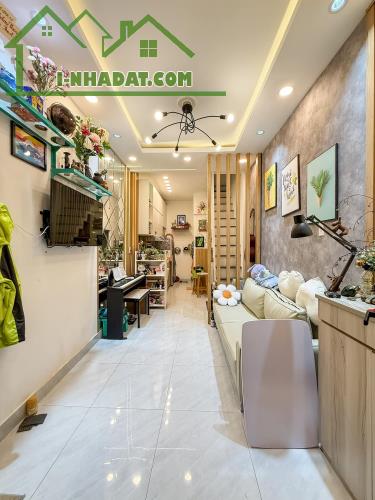 🔥 NHÀ PHỐ FULL NỘI THẤT - NGAY CHỢ BÀ CHIỂU BÌNH THẠNH - HẺM XE HƠI KIA - GÂN MẶT TIỀN, - 1