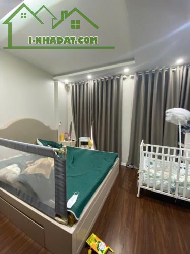 Bán nhà Bồ Đề,Long Biên 5 tầng,45m,mt4.5m oto vào nhà nhỉnh 11 tỷ - 2