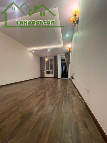 Nhà phân lô ngõ 61 Lạc Trung, ô tô tránh, 68m2 x 4T, MT 4.5m, giá 21.5 tỷ, 0985868893 - 1
