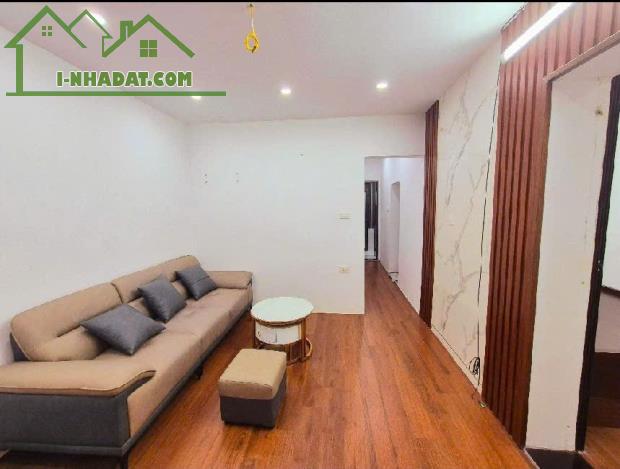 🏡 BÁN NHÀ TẬP THỂ THỔ QUAN – 65M² – 3 NGỦ – SÂN RỘNG ĐỂ XE – FULL NỘI THẤT – CHỈ 2.85 TỶ!