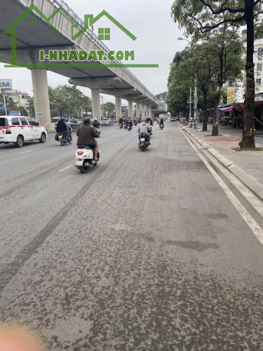 CẦU DIỄN - NHÀ PHỐ 60M - TRƯỚC NHÀ 2 Ô TÔ - QUÂN ĐỘI QUANH NHÀ.
