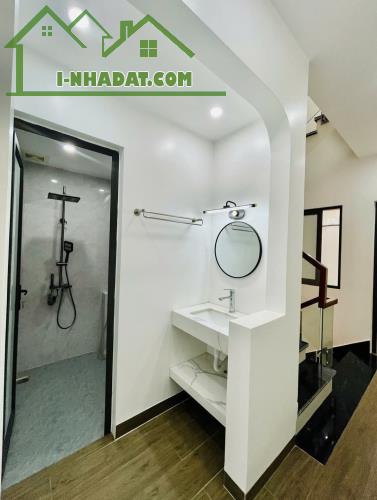 Bán nhà Lâm Tường, Hồ Nam, Lê Chân, Hải Phòng. 4 tầng, 55m2, 4,2 tỷ. Ngang 3,7m, d2 - 5