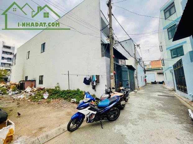 Bán nhà - hẻm nhựa xe hơi P. Tân Sơn Nhì. DT: 4x19m, 2 lầu ST. Giá: 7,4 tỷ Thương Lượng - 1