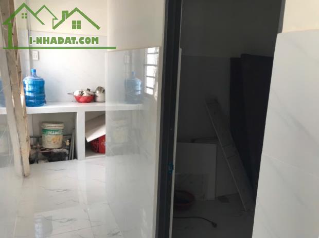 Mặt tiền Tam Đông 20 Hóc môn , 2 tầng 2PN 28m2 - 2