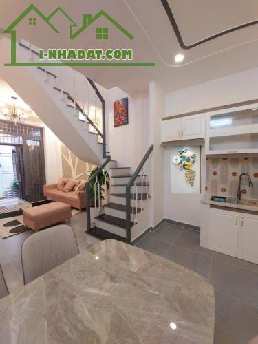 B.á.n nhà chính chủ 60 m2, hẽm xe hơi vi vu TCH35, Tân chánh Hiệp 3,95 tỷ