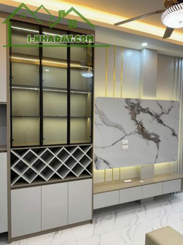 CỰC HIẾM - ÔTÔ ĐỖ CỔNG - 15M RA ĐƯỜNG HỒNG TIẾN - NGÕ THÔNG TỨ TUNG - BÁN NHÀ NGỌC THỤY