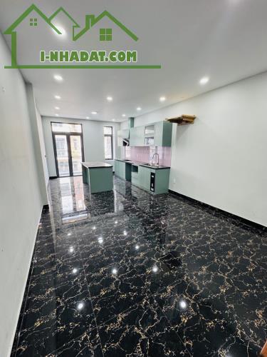 Bán nhà Mới, đối diện công viên, ngay Tên Lửa, Bình Tân, 4x20m, 4 tầng, giá chỉ hơn 9tỷ.